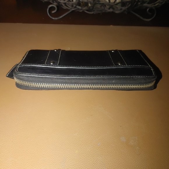 Coach Black Leather Zip Around Wallet Vintage Purple Interior Buckle Details - Picture 11 of 11